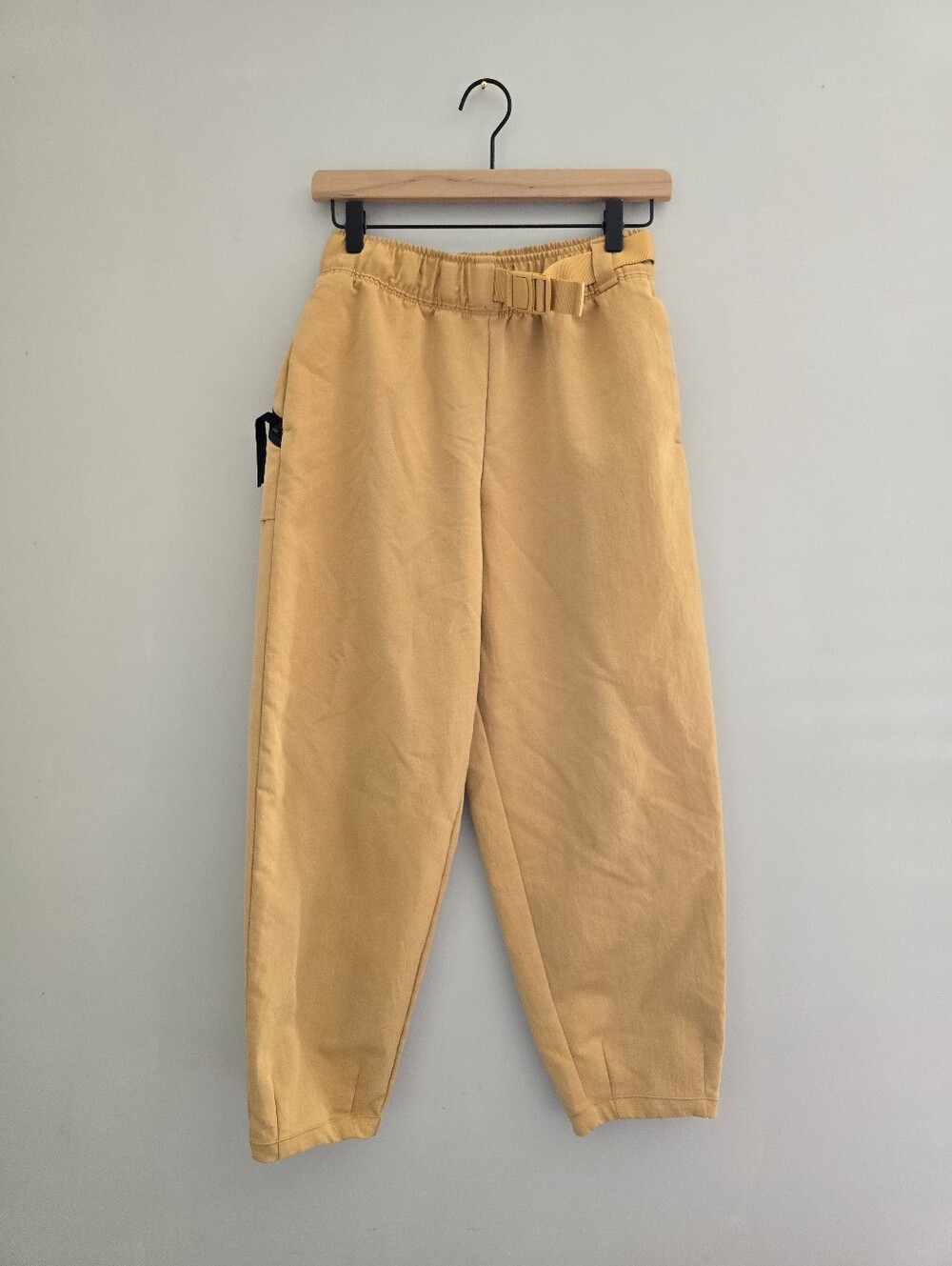 Nike Sportswear Tech Pack Woven Pants Yellow Golden Barrel Leg Womens Size S - Picture 3 of 12